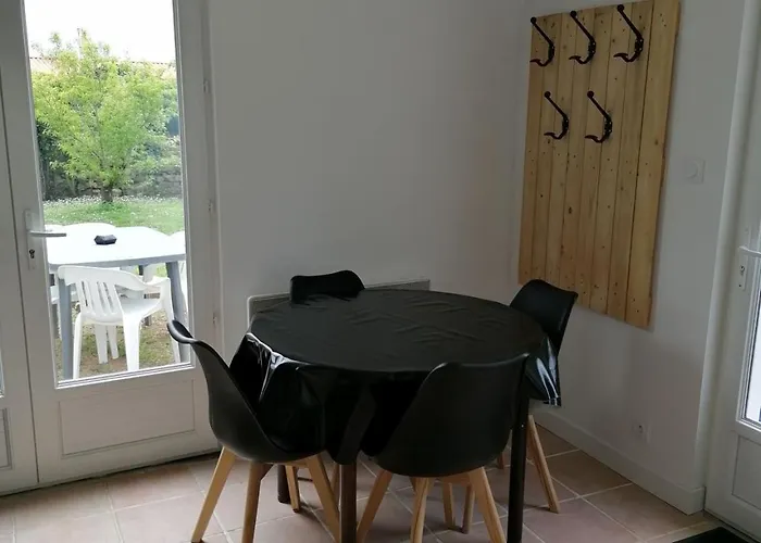 Maison 3 Personnes Dans Village Atypique Hébergement de vacances Talmont-Saint-Hilaire